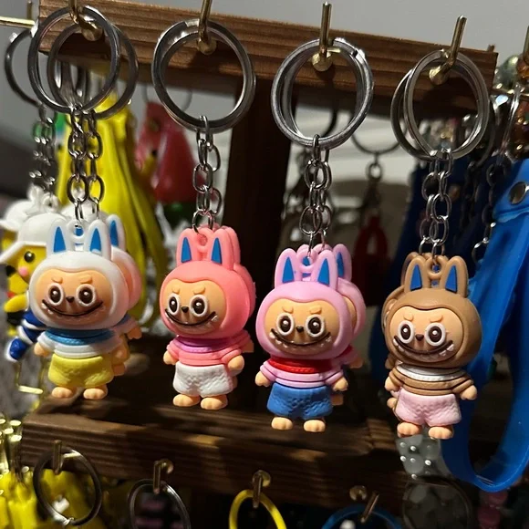 4 Labubu Keychain - Picture 1 of 1